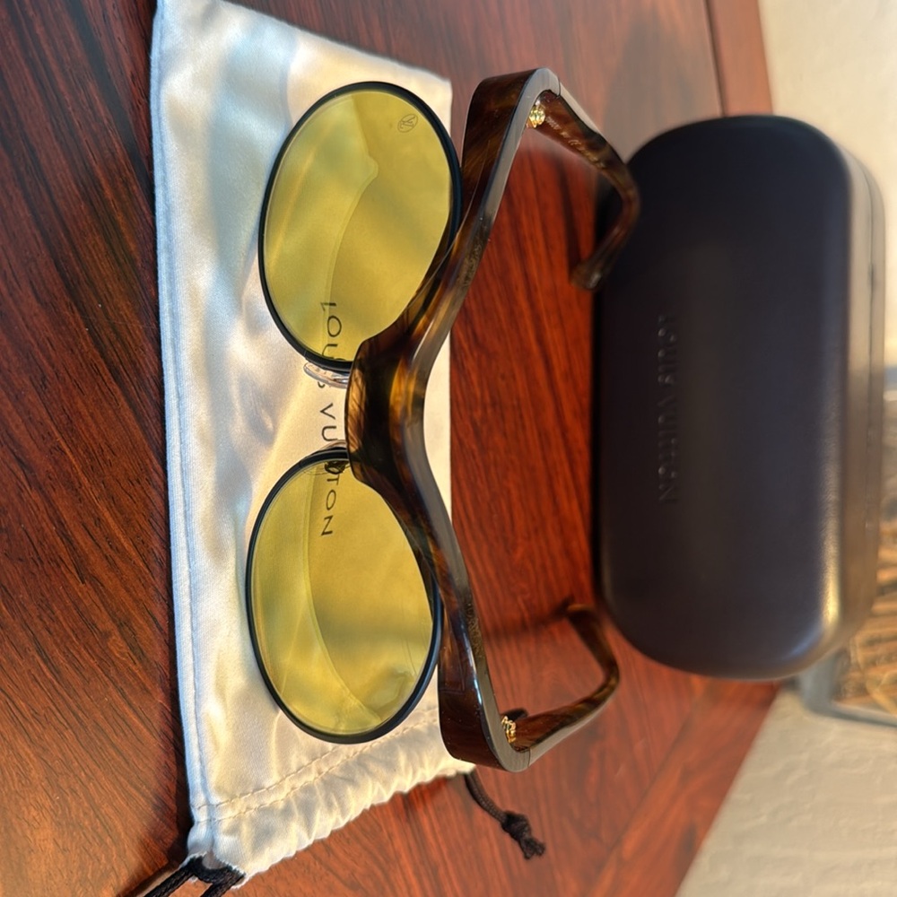 Louis Vuitton Natalia limited edition green lens sunglasses - Picture 2 of 6